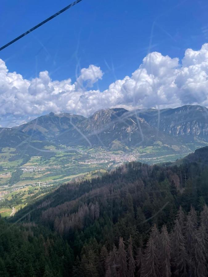La Casa Di Grace Nella Valle Incantantata Carano  Buitenkant foto